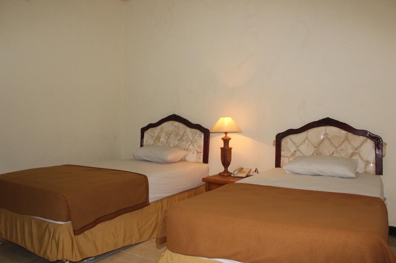 Cepu Sinar Bintang Hotel מראה חיצוני תמונה