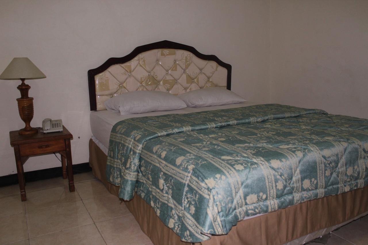 Cepu Sinar Bintang Hotel מראה חיצוני תמונה